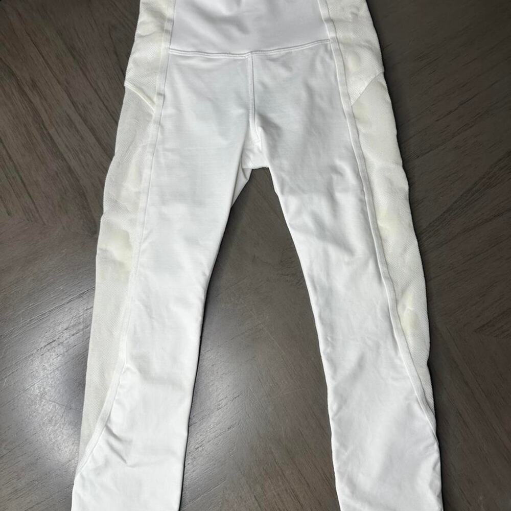 White lululemon align leggings with